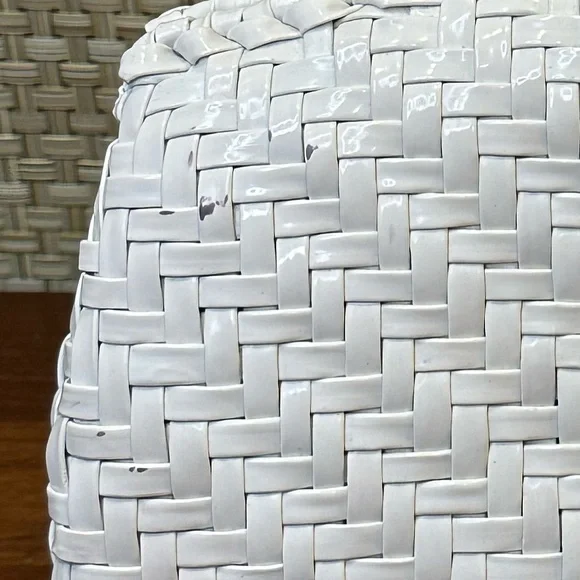 🌟HP🌟VTG 1970s Elegant Danieli White Woven Vinyl Wicker Bag Gold Accents Handbag - Picture 16 of 16
